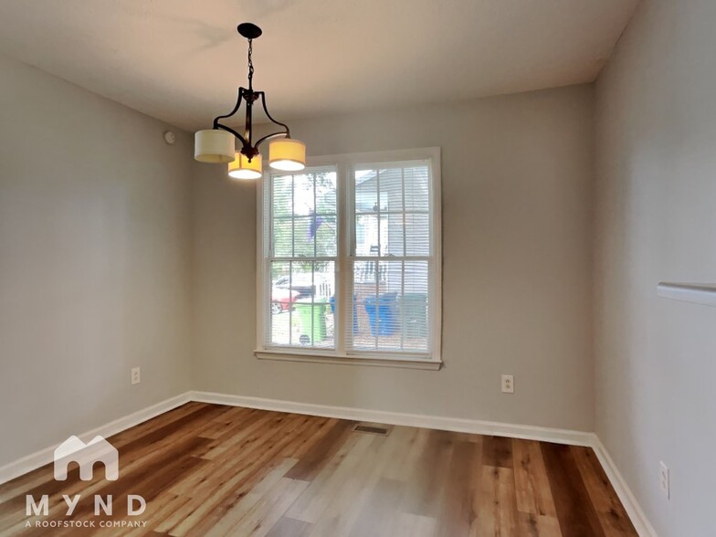 Building Photo - 1937 Indianwood Ct