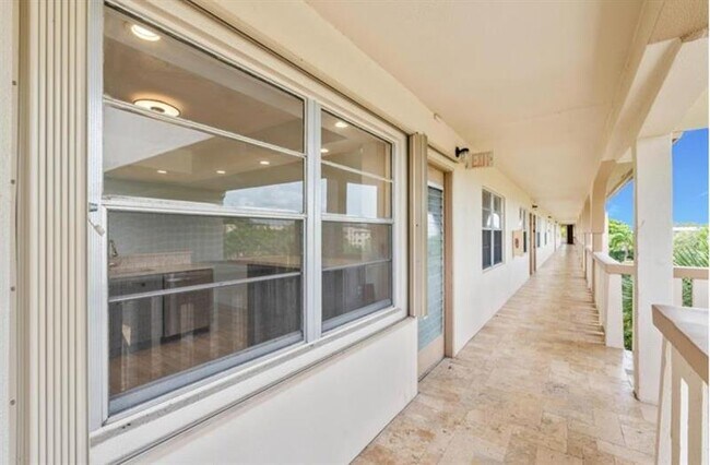 Building Photo - 2304 Lucaya Ln