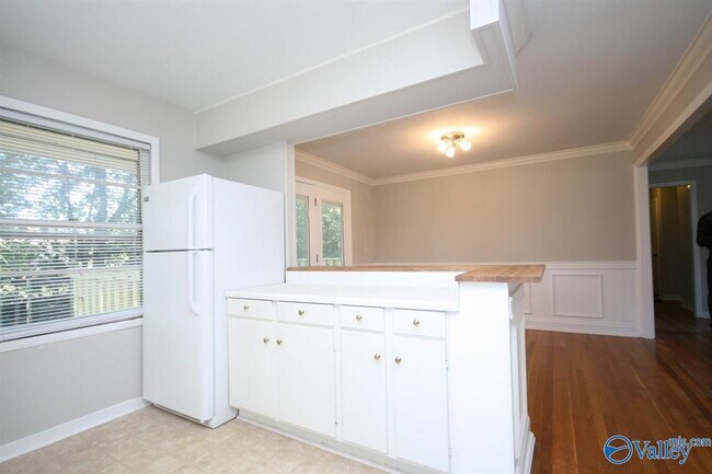 Building Photo - 403 Arthur St NW