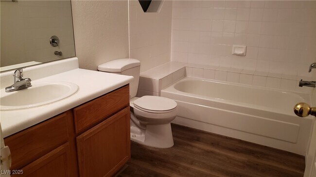 Building Photo - 5066 S Rainbow Blvd
