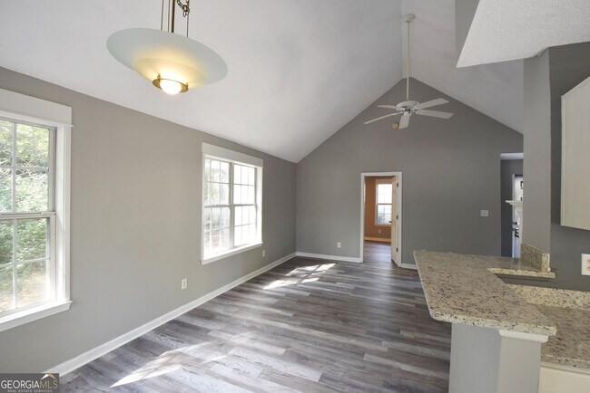 Building Photo - 700 S Fairfield Dr