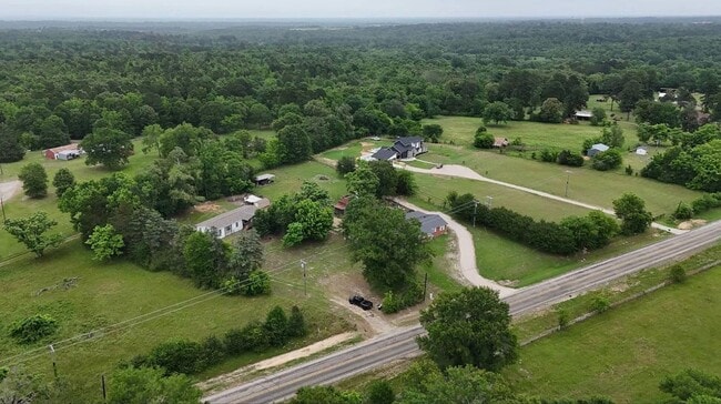 Building Photo - 4 Bedroom in Sabine ISD on 1.09 acres