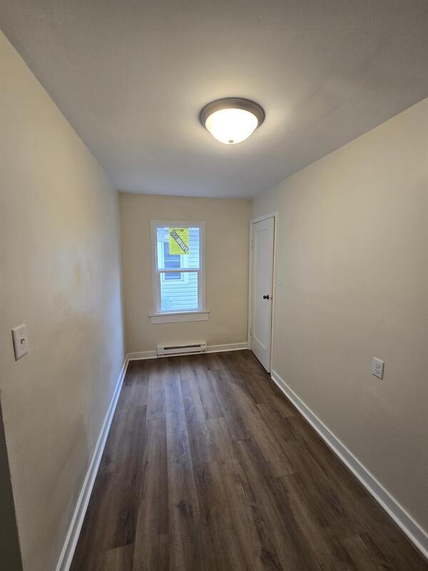 Building Photo - 1327 N Chester Ave
