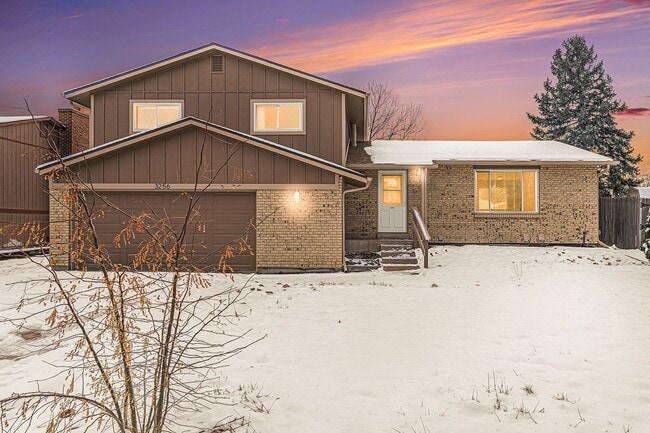 Building Photo - 3 bedroom 2.5 bathroom in Heather Ridge!