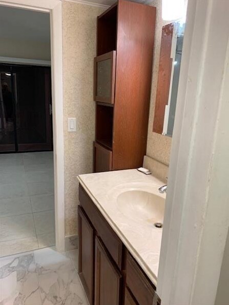 Building Photo - 1021 Mockingbird Ln