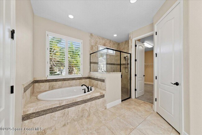 Building Photo - 2721 Casterton Dr