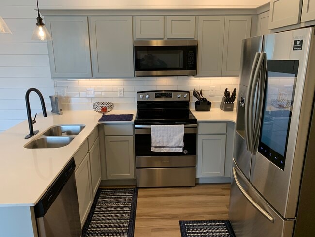 Building Photo - 13032 S Tortola Dr