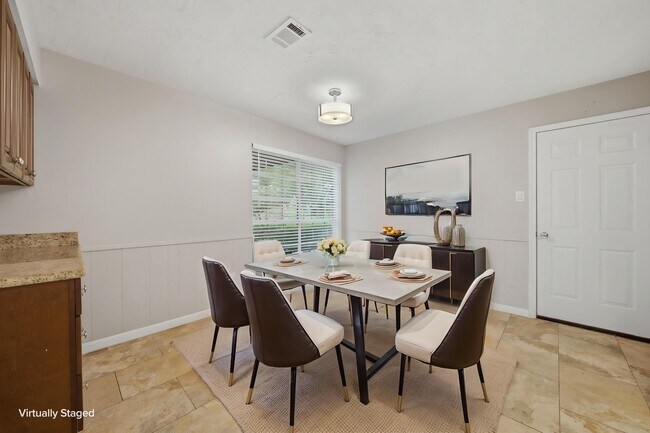 Building Photo - 16611 Ben Ledi Dr