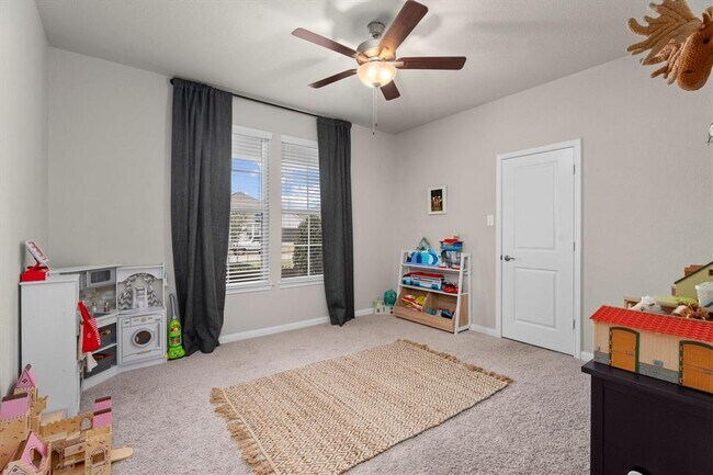 Building Photo - 2221 Hay Field Ct