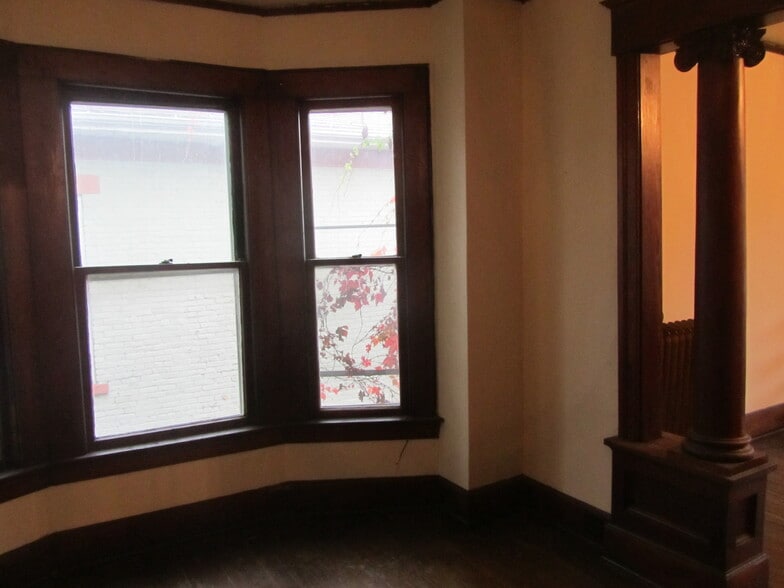 Dining Room - 204 S 6th St