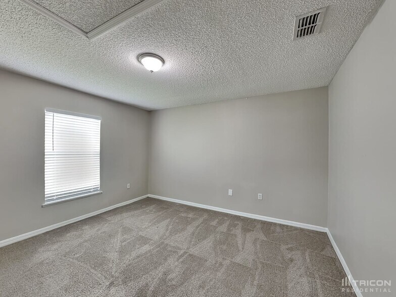 Building Photo - 4115 Woodley Creek Rd