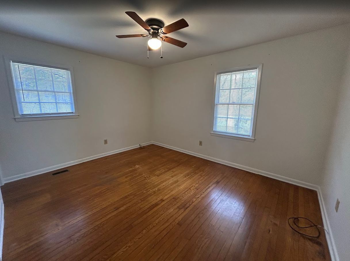 Building Photo - 3013 Scenic Dr