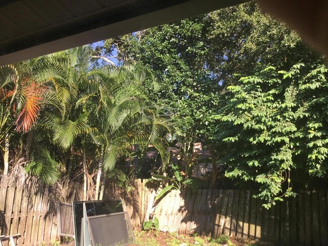 Building Photo - 1094 Raintree Ct