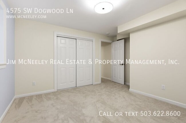 Building Photo - 4575 SW Dogwood Ln