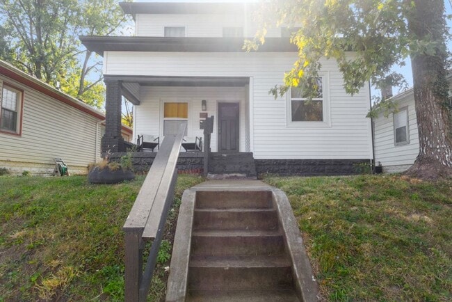 Building Photo - Beautiful renovated home!