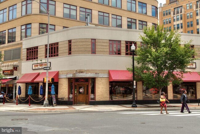 Building Photo - 1021 N Garfield St