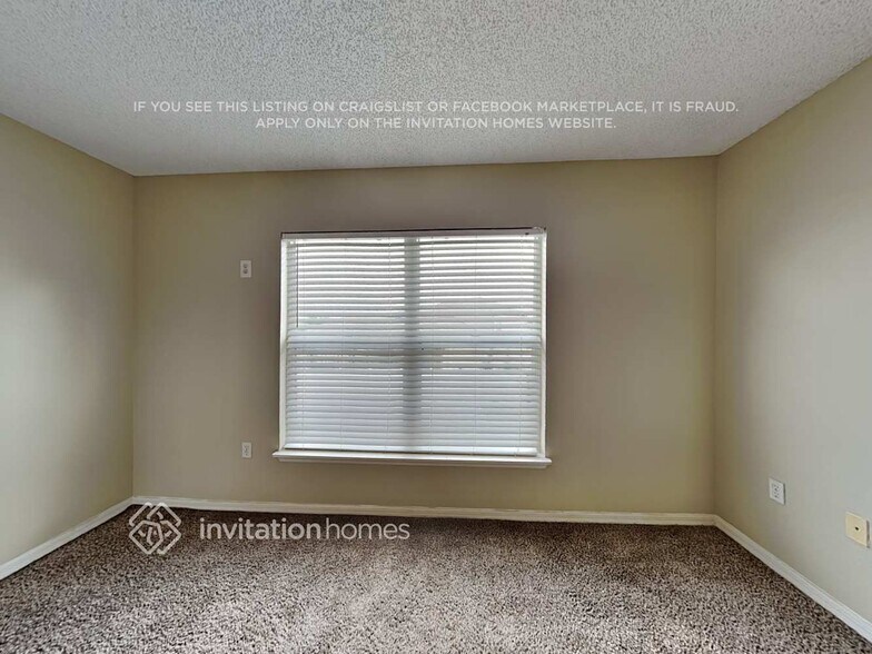 Building Photo - 3876 La Flor Dr