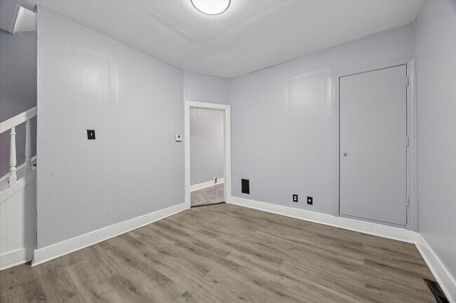 Building Photo - 4 Bedroom House North Philly- Will accept ...