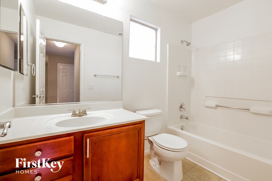 Building Photo - 6339 Hamilton Grove Ave