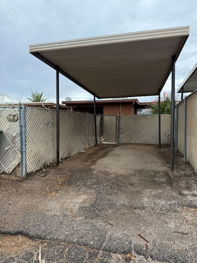 Building Photo - Townhome For Rent