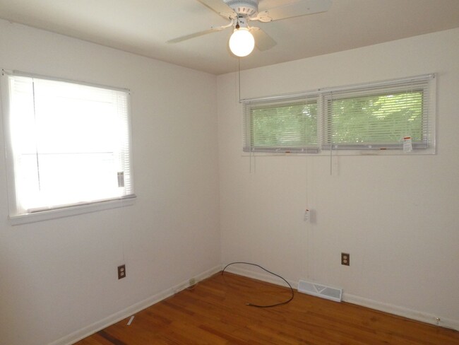 Building Photo - 2600 Braemore Rd