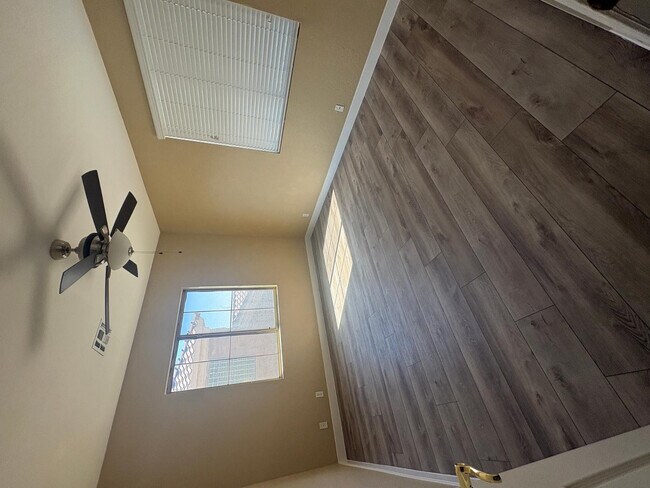 Building Photo - 2245 E Detroit St