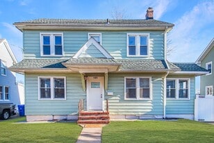 Building Photo - 145 Reade St