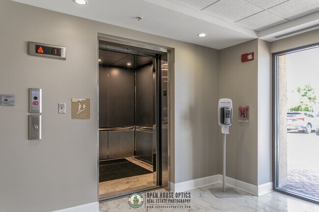 Building Photo - Welcome to San Marco Place!