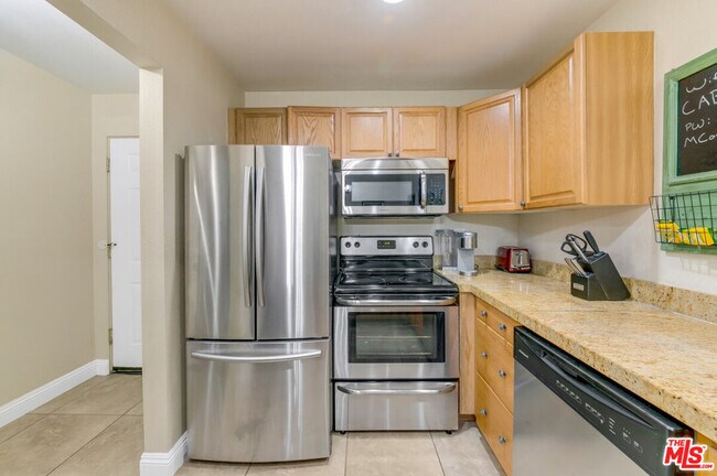 Building Photo - 78225 Cabrillo Ln