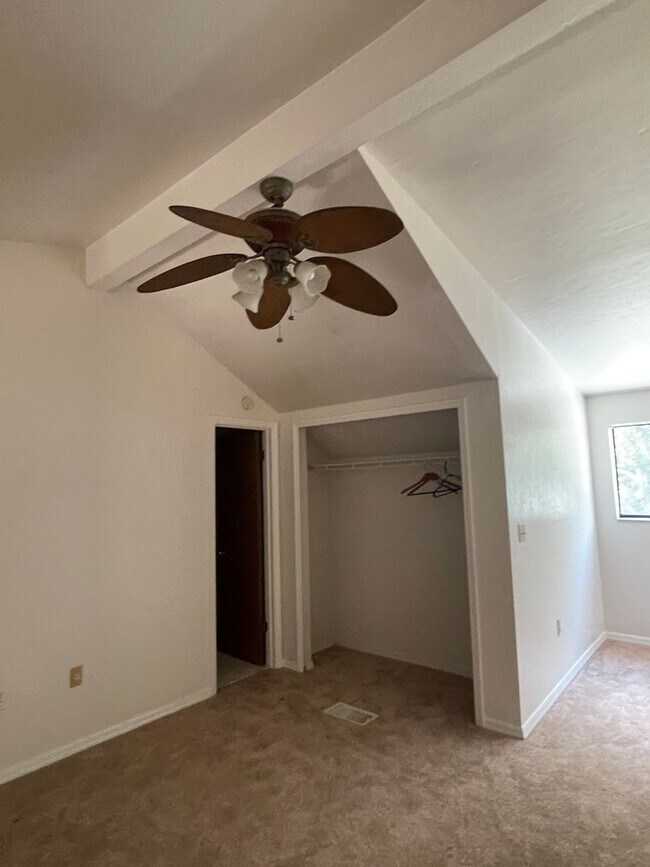Building Photo - 3504 NW 37th Ave