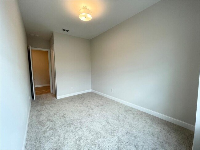 Building Photo - 716 Stickley Oak Way