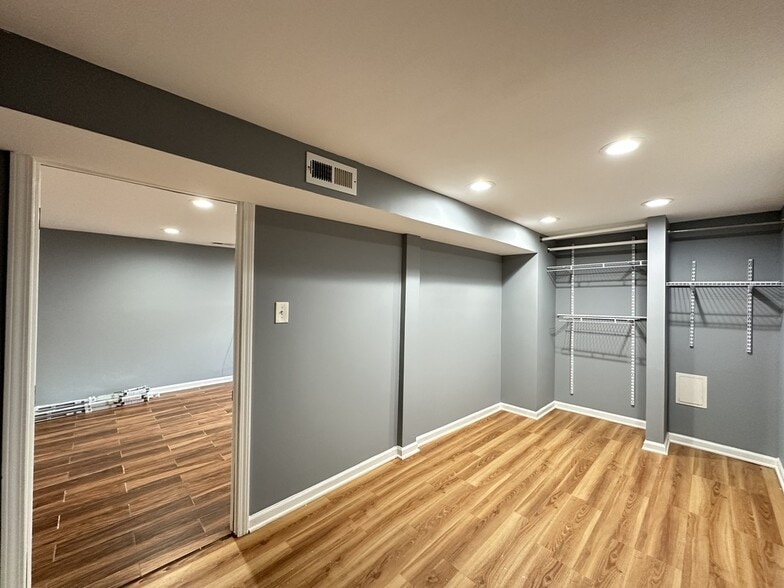 Building Photo - 2317 N Keeler Ave