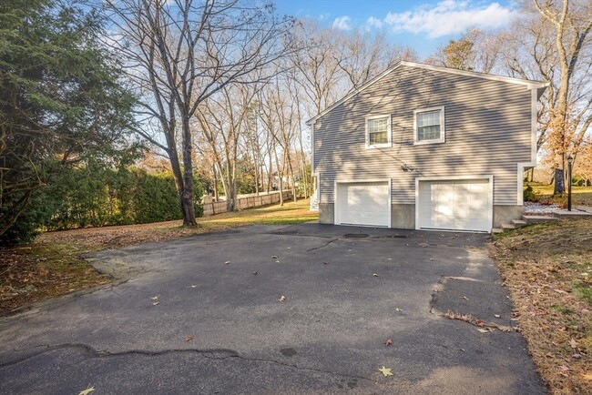 Building Photo - 810 Frank Smith Rd