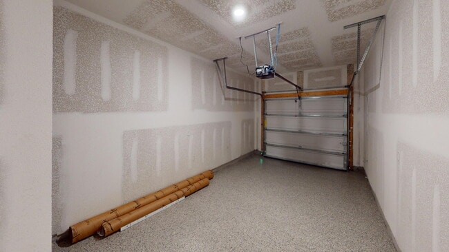 Building Photo - 710-E Giese Ln