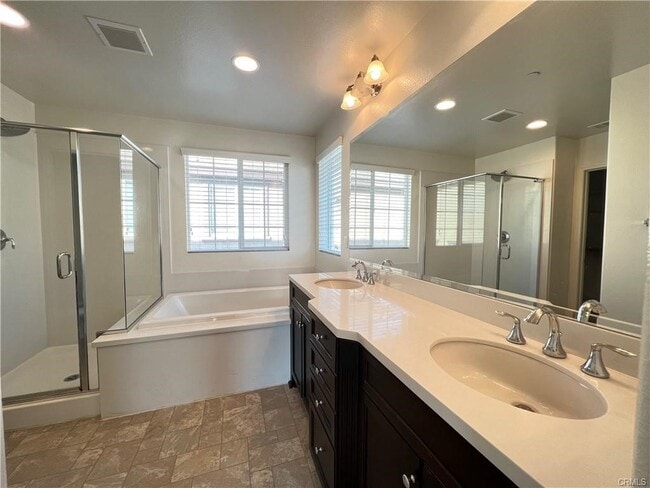 Building Photo - 663 Huron Pl