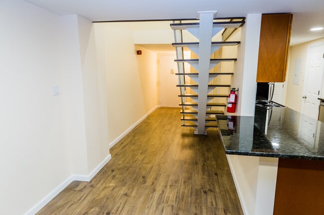 Building Photo - 40 Fayette St