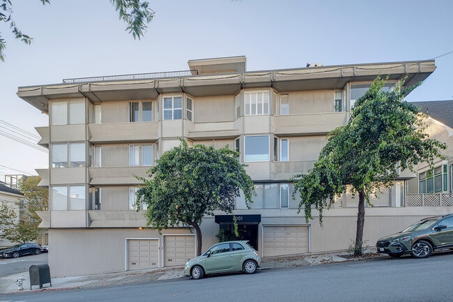 Building Photo - 2101 Baker St