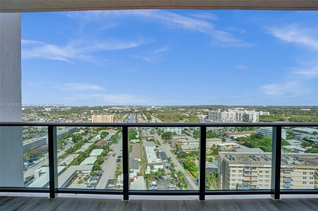 Building Photo - 900 N Ocean Blvd