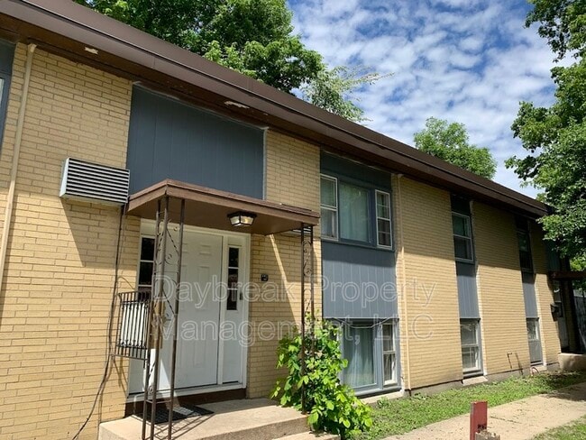 Building Photo - 811 7th Ave N