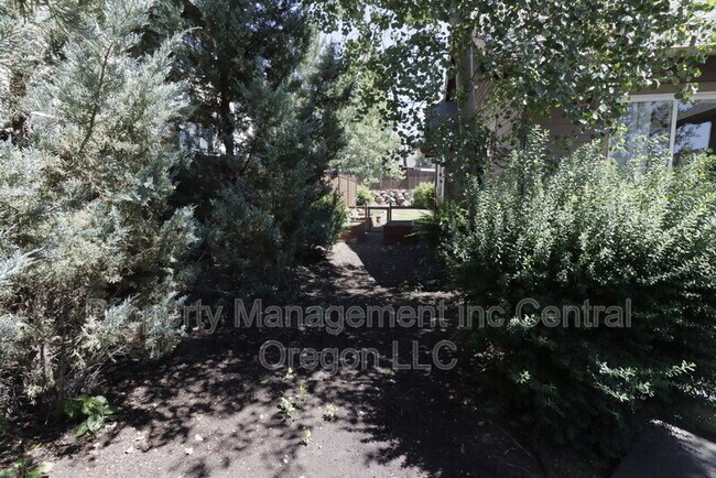Building Photo - 19411 W Campbell Rd