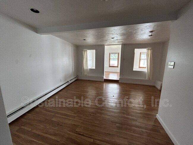 Building Photo - 131 Lake Ave