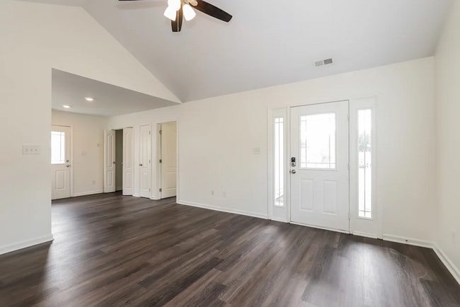 Building Photo - 296 Maynard S Dr