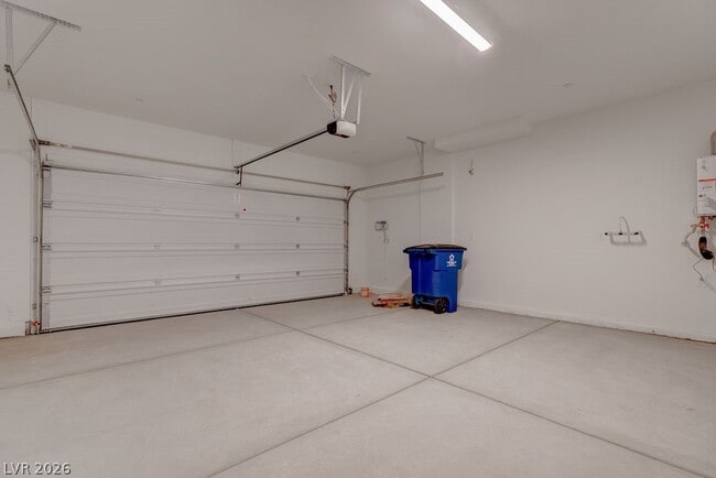 Building Photo - 2744 Tricase St