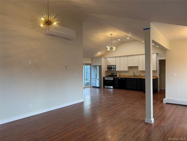 Building Photo - 14 Brookside Rd