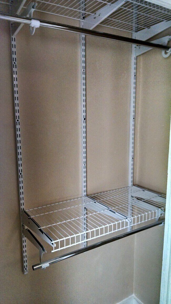 Building Photo - 608 S 35th Ave