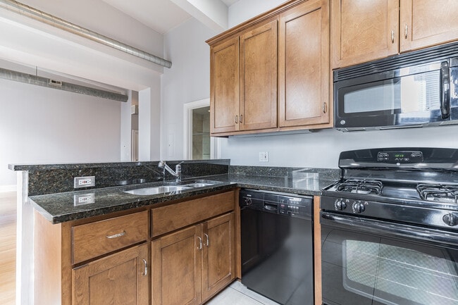 Building Photo - 166 W Grand Ave