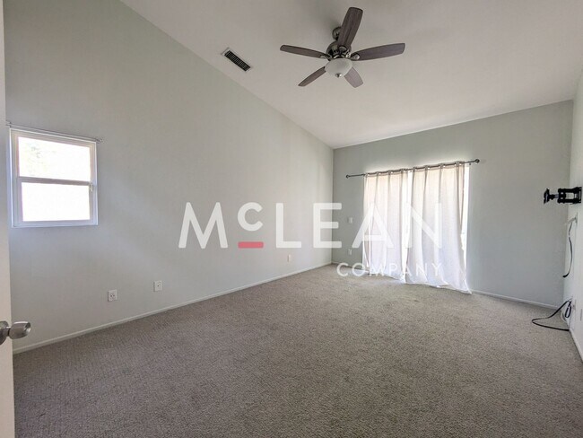 Building Photo - Stunning 3 Bedroom Home with Private Pool & Spa in Palm Springs!