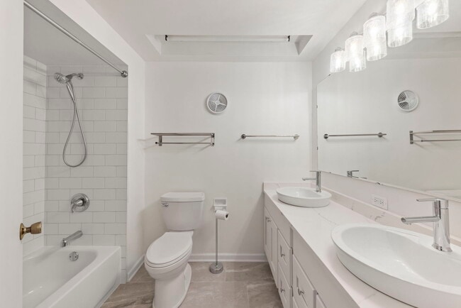 Building Photo - 345 Green Valley Dr