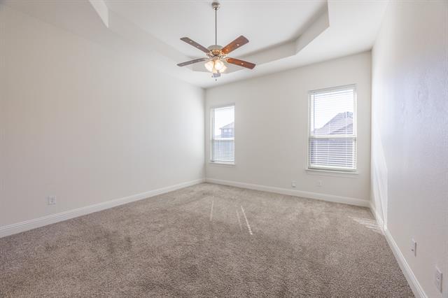 Building Photo - 4037 Woodford Dr