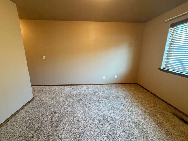 Building Photo - 907 Fawn Cir